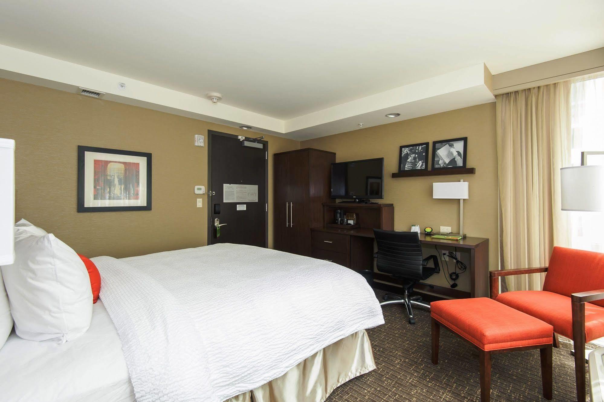 Courtyard By Marriott Times Square West Hotel New York Ngoại thất bức ảnh