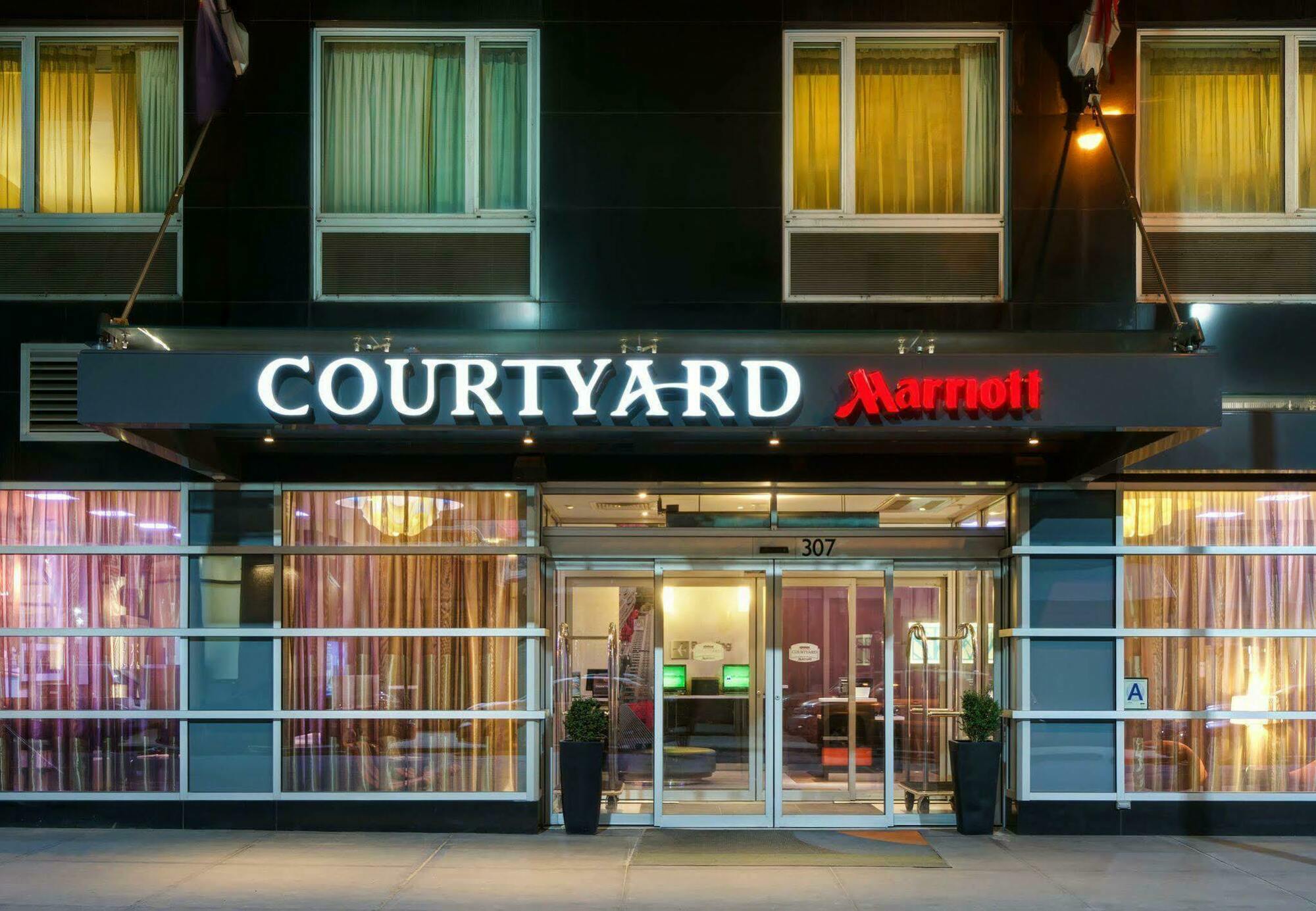 Courtyard By Marriott Times Square West Hotel New York Ngoại thất bức ảnh